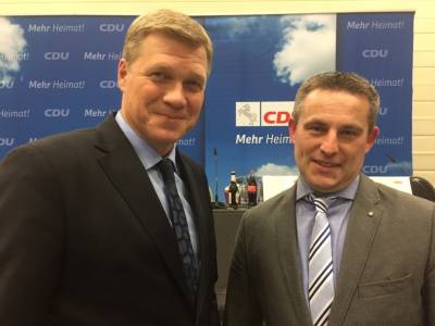 Generalsekret�r Ulf Thiele und Lars Wedekind am 03.03.2017 in der B�rdehalle Hoheneggelsen. 