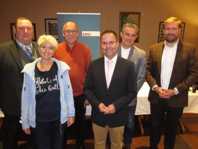 Der neu gew�hlte Vorstand des OV Gronau (Leine) am 01.11.2018. 