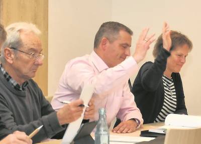 Einstimmige Beschl�sse im FIBAU - Ausschuss der Stadt Gronau - hier die CDU-Fraktion. Foto: Kim H�sing (LDZ). 