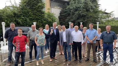 Ulf Thiele mit den Kandidatinnen und Kandidaten in Duingen am 27.07.2021.