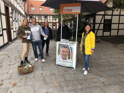 Am 27.08.2021 Wahlkampfstand in Gronau (Leine) auf dem Wochenmarkt. 