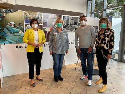 Lars Wedekind mit Ute Bertram zu Gast bei der Krankenhausleitung im Johanniter Krankenhaus Gronau (Leine) am 30.08.2021.