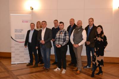 Der neue Vorstand des CDU Samtgemeindeverbandes Leinebergland am 10.11.2021 in der Eimer Mehrzweckhalle. Foto: Oelkers (LDZ). 