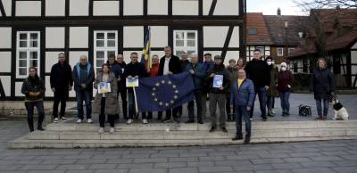 Mahnwache am 26.02.2022 auf dem Markz in Gronau (Leine). Foto: Greber (LDZ). 