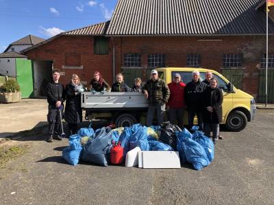 22 M�lls�cke kamen nach 3 Stunden M�ll einsammeln am 19.03.2022 zusammen. 