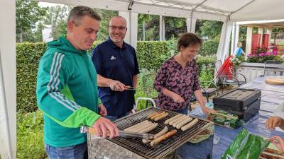 Grillen bei der Zeugnisparty am 05.07.2023 - mit den Kolleginnen und Kollegen der R�te. 