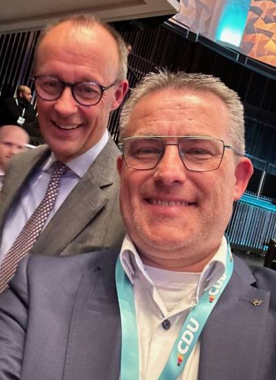 Friedrich Merz und Lars Wedekind am 28.02.2024 in Hannover. 