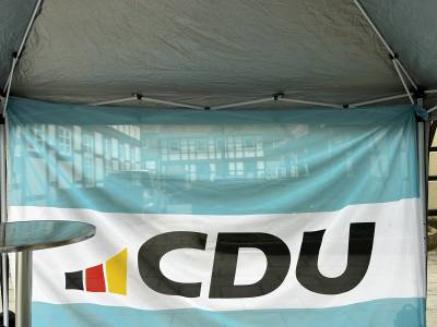Die neue CDU - Fahne ist jetzt immer mit dabei bei allen Veranstaltungen des CDU-Ortsverbandes. 
