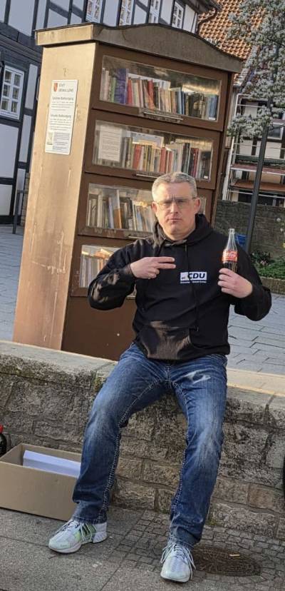 Nach getaner Arbeit kurze Pause mit einer kalten Cola - Lars Wedekind am 14.04.2026 !