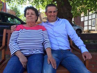 Am 13.05.2016 in Deinsen hatte die Bank ihren ersten Einsatz. Eva Fengler neben Lars Wedekind beim Tourauftakt !!! 