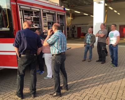 Lars Wedekind zu Besuch bei der Feuerwehr Gronau (Leine) am Montag Abend auf einem Dienstabend der freiwilligen Helfer.