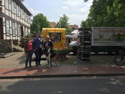 Mit Sonja Skarba-D�ring und Sabine Hermes in der Gronauer Innenstadt und auf dem Markt unterwegs am Freitag den 27.05.2016 - Wandern mit Wedekind - Teil drei !