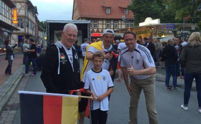 EM-Auftakt der DFB-Elf gegen die Ukraine am 12.06.2016 in der Gronauer Innenstadt beim Public Viewing des VHG Gronau mit Familie und Freunden war Lars Wedekind dabei. 