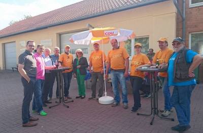 D�mmerschoppen des CDU Ortsverbandes Eime/Deinsen am Dienstag Abend am Dorfgemeinschaftshaus in Deinsen am 21.06.2016 mit zahlreichen G�sten aus der Region. 