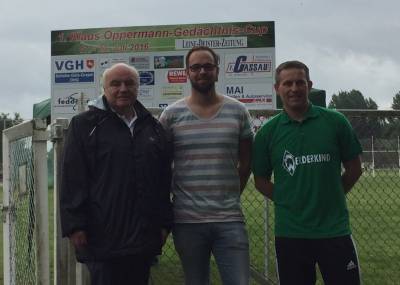 Turnierer�ffnung in Gronau: Am Sonntag den 17.07.2016 zusammen mit Klaus Krumfu� (MdL), und Kai Oppermann ist Lars Wedekind bei der Er�ffnung des 1. Klaus Oppermann Ged�chtniscup mit dabei. 