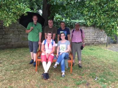 Auf und an der Ideenbank in Eime finden sich am 22.07.2016 wieder viele interessierte B�rgerinnen und B�rger ein, um mit Lars Wedekind ins Gespr�ch zu kommen. 