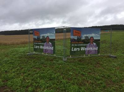 Samtgemeindeb�rgermeister f�r alle Menschen in der zuk�nftigen Samtgemeinde Leinebergland - hier vor den Toren Duingens. 
