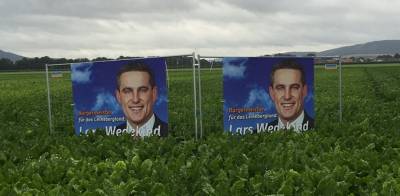 Samtgemeindeb�rgermeister f�r alle Menschen in der zuk�nftigen Samtgemeinde Leinebergland - hier auf einem Feld kurz vor Gronau (Leine).